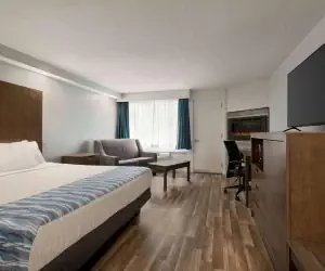 Photo 3 - Gatlinburg River Inn