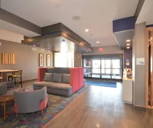 Photo 2 - Holiday Inn Express & Suites Oklahoma City Mid - Arpt Area, an IHG Hotel