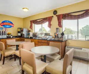 Photo 2 - Baymont by Wyndham Helena