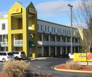 Photo 5 - Super 8 by Wyndham New Cumberland