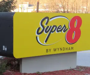 Photo 2 - Super 8 by Wyndham New Cumberland