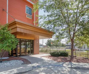 Photo 2 - Econo Lodge Inn & Suites Fairgrounds