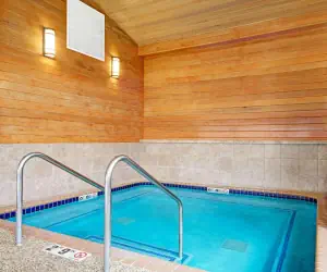 Photo 3 - Super 8 by Wyndham Rogers Minnesota