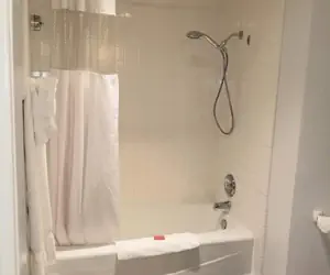 Photo 5 - Tamarack Beach Hotel