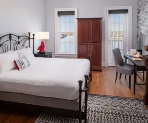 Photo 5 - River Street Inn