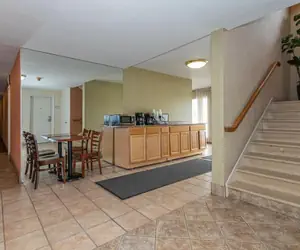 Photo 2 - Americas Best Value Inn Ashtabula/Austinburg