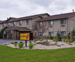 Photo 3 - Super 8 by Wyndham Ottawa Starved Rock