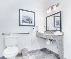 Photo 5 - Cobblestone Hotel & Suites - Janesville