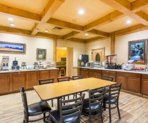 Photo 5 - Baymont by Wyndham Fort Morgan