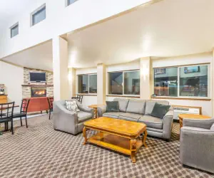 Photo 2 - Days Inn by Wyndham Pueblo