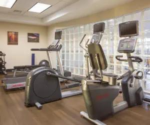 Photo 2 - Holiday Inn Manchester Airport, an IHG Hotel