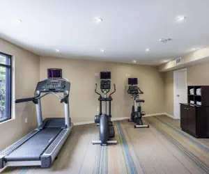 Photo 2 - Holiday Inn Express and Suites La Jolla - Windansea Beach, and IHG Hotel