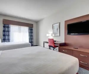 Photo 4 - Holiday Inn Express and Suites Oklahoma City North, an IHG Hotel