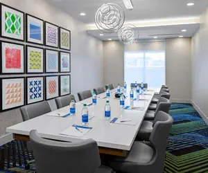 Photo 5 - Holiday Inn Express & Suites Lubbock Central - Univ Area, an IHG Hotel