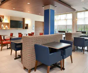 Photo 5 - Holiday Inn Express & Suites - Ottumwa, an IHG Hotel