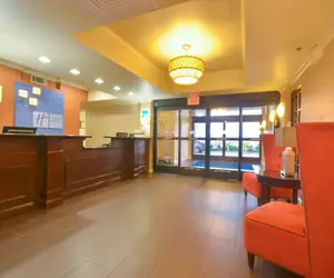 Photo 4 - Holiday Inn Express & Suites Pine Bluff/Pines Mall, an IHG Hotel