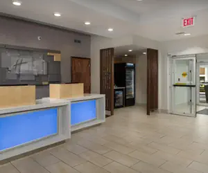 Photo 2 - Holiday Inn Express Independence - Kansas City, an IHG Hotel