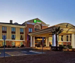 Photo 2 - Holiday Inn Express Hotel & Suites Hinesville, an IHG Hotel