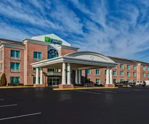 Photo 3 - Holiday Inn Express Hotel & Suites London, an IHG Hotel