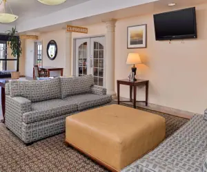 Photo 2 - Candlewood Suites San Diego, an IHG Hotel