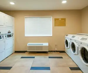 Photo 2 - Candlewood Suites - Baton Rouge - College Drive, an IHG Hotel