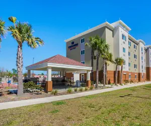 Photo 5 - Candlewood Suites - Pensacola - University Area, an IHG Hotel