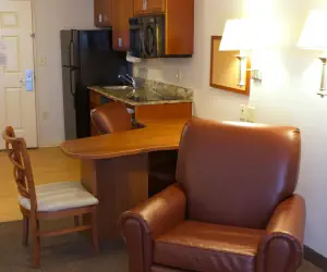 Photo 5 - Candlewood Suites Champaign-Urbana University Area, an IHG Hotel