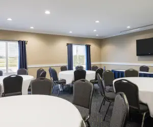 Photo 3 - Holiday Inn Express Hotel & Suites New Iberia - Avery Island, an IHG Hotel