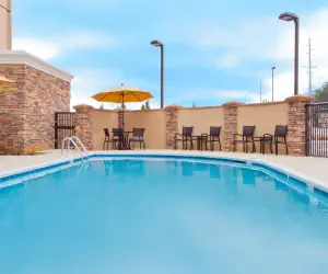 Photo 2 - Holiday Inn Express Hotel & Suites Huntsville West - Research Park, an IHG Hotel