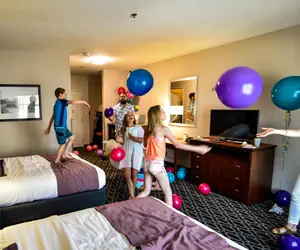 Photo 5 - Bluemont Hotel