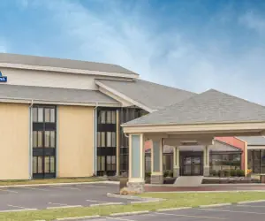 Photo 3 - Days Inn by Wyndham Indianapolis Northeast