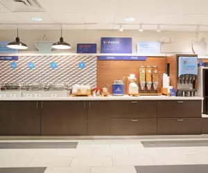 Photo 4 - Holiday Inn Express & Suites Phoenix Glendale Dist, an IHG Hotel