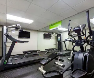 Photo 2 - La Quinta by Wyndham San Diego Mission Bay