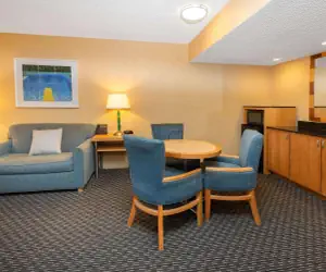 Photo 4 - La Quinta I-95 Deerfield Beach - Next to The Home Depot & Behind The Wawa