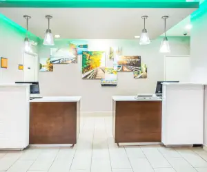 Photo 3 - La Quinta Inn and Suites by Wyndham Elkhart