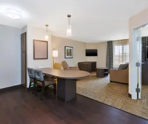 Photo 3 - Candlewood Suites Louisville - NE Downtown Area, an IHG Hotel