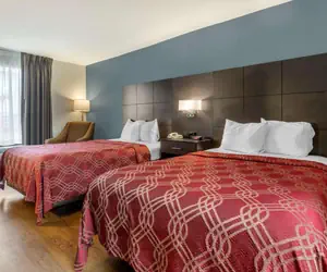 Photo 4 - Econo Lodge North