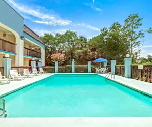 Photo 2 - Baymont by Wyndham McDonough