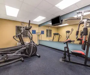 Photo 3 - Days Inn by Wyndham Rockdale Texas