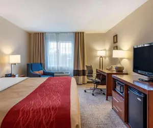 Photo 4 - Comfort Inn & Suites