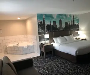 Photo 3 - Clarion Pointe Indianapolis Airport