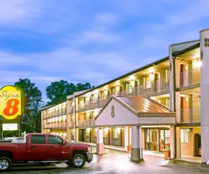 Photo 3 - Super 8 by Wyndham Laurel