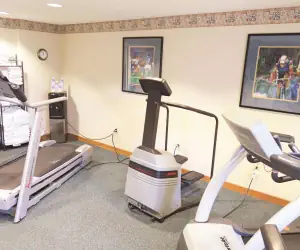 Photo 3 - La Quinta Inn by Wyndham Milwaukee Airport / Oak Creek