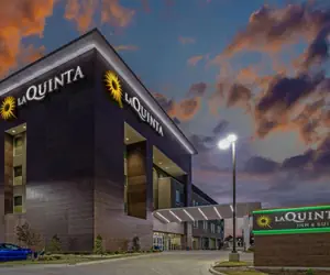 Photo 3 - La Quinta by Wyndham Waco Baylor Downtown