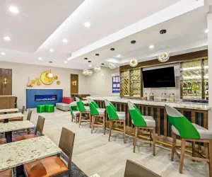 Photo 5 - La Quinta by Wyndham Waco Baylor Downtown