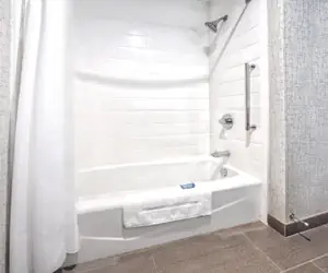 Photo 3 - Holiday Inn Express & Suites Moore, an IHG Hotel