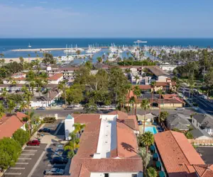 Photo 3 - Mason Beach Inn