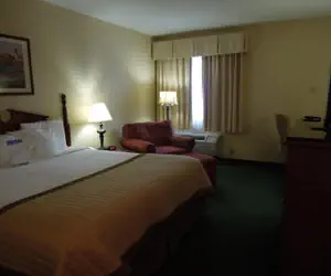 Photo 3 - Baymont by Wyndham Louisville Airport South