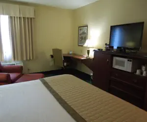 Photo 2 - Baymont by Wyndham Louisville Airport South