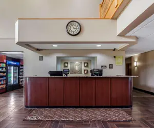 Photo 2 - Comfort Suites Delavan - Lake Geneva Area